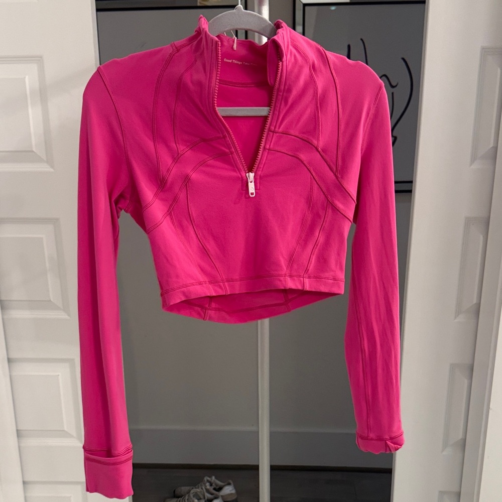 Lululemon Athletica Pink cropped Long Sleeve Top